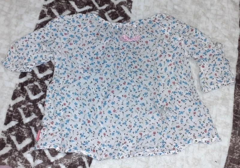 Thin blouse 6-9 months – photo 2
